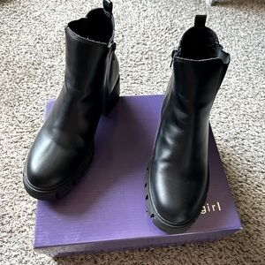 NWT Madden Girl Short Boots